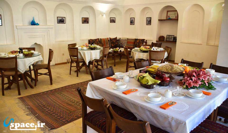 نمای کافه هتل سنتی خانه تاریخی آقازاده - ابرکوه