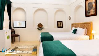 اتاق صحرا هتل سنتی خانه تاریخی آقازاده - ابرکوه