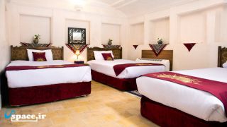 اتاق یاس هتل سنتی خانه تاریخی آقازاده - ابرکوه